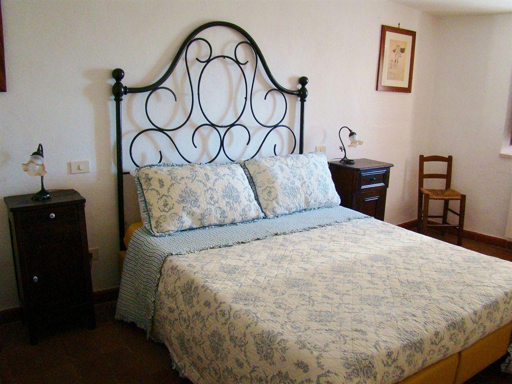 Borgo Tepolini Country House Bed & Breakfast Castel del Piano  Exterior photo